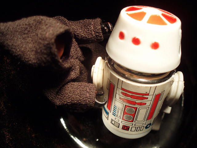 Down In The Hole. (Jawa and R5-D4 Droid)